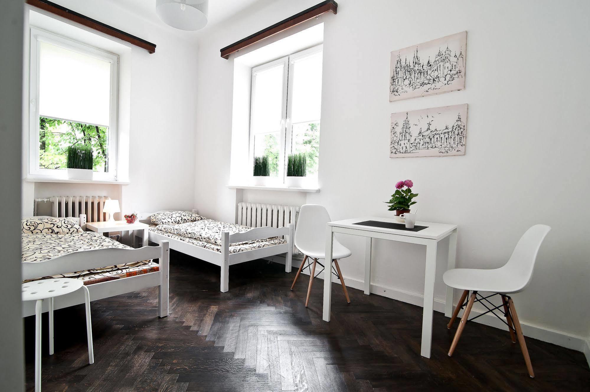 Extra Hostel "Easy Kaunas" Bagian luar foto
